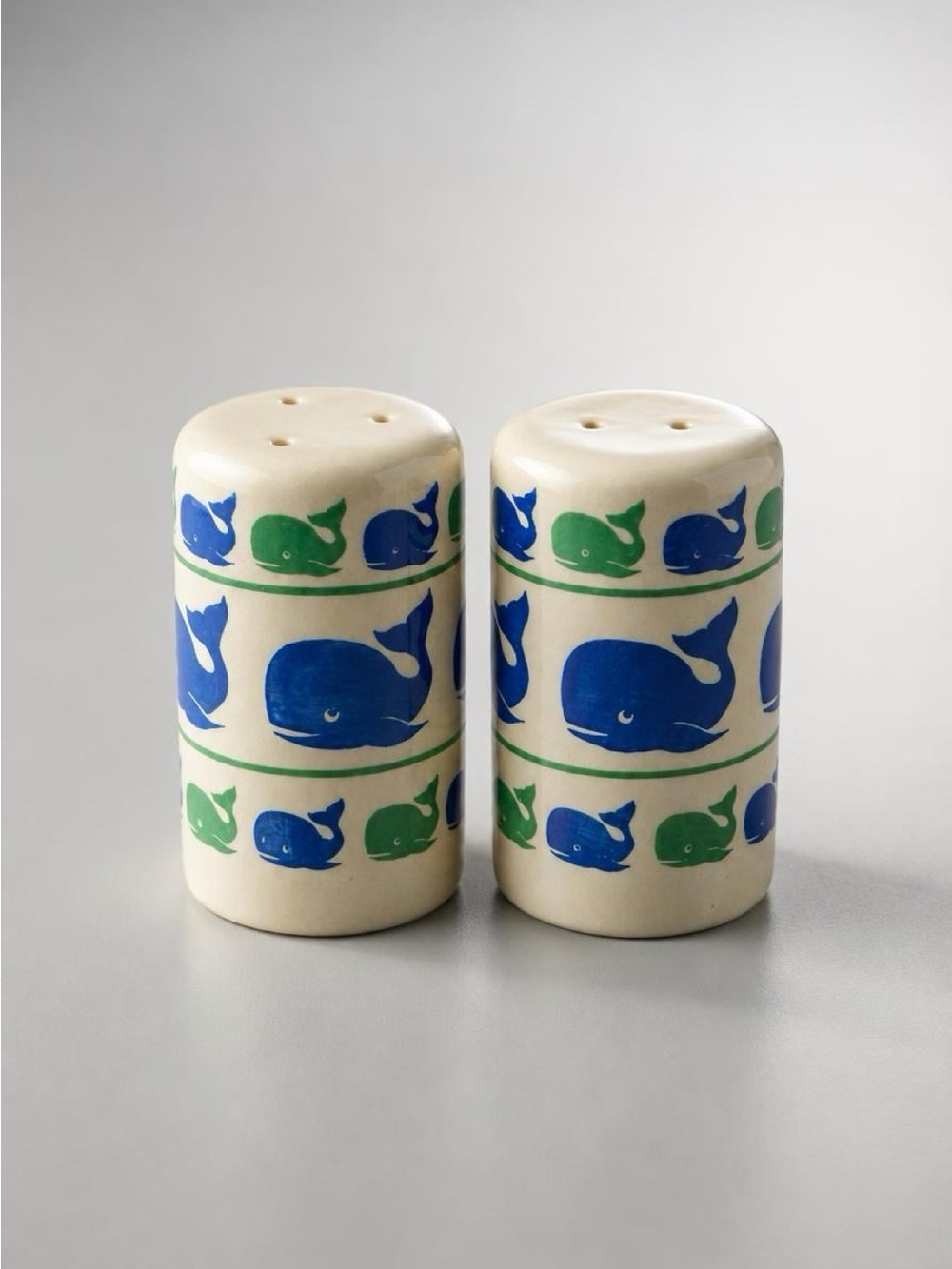 🐳Salt and Pepper Shakers Whales🐳🐋